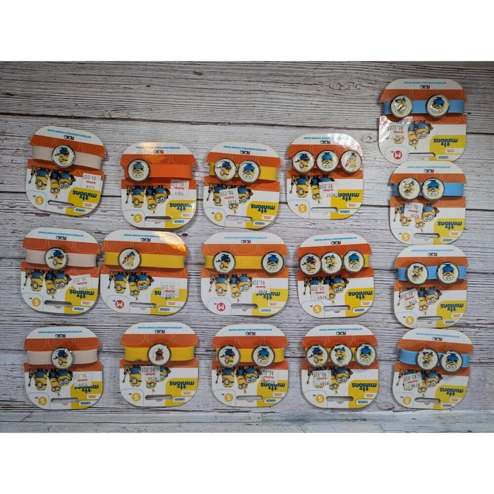 RoXo Illumination MINIONS Licensed Rubber Bracelet Wristband W/ Charms X16 New!
